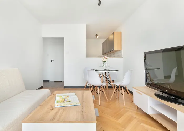 Wyspianskiego Bright & Comfortable With A Sea View By Renters *